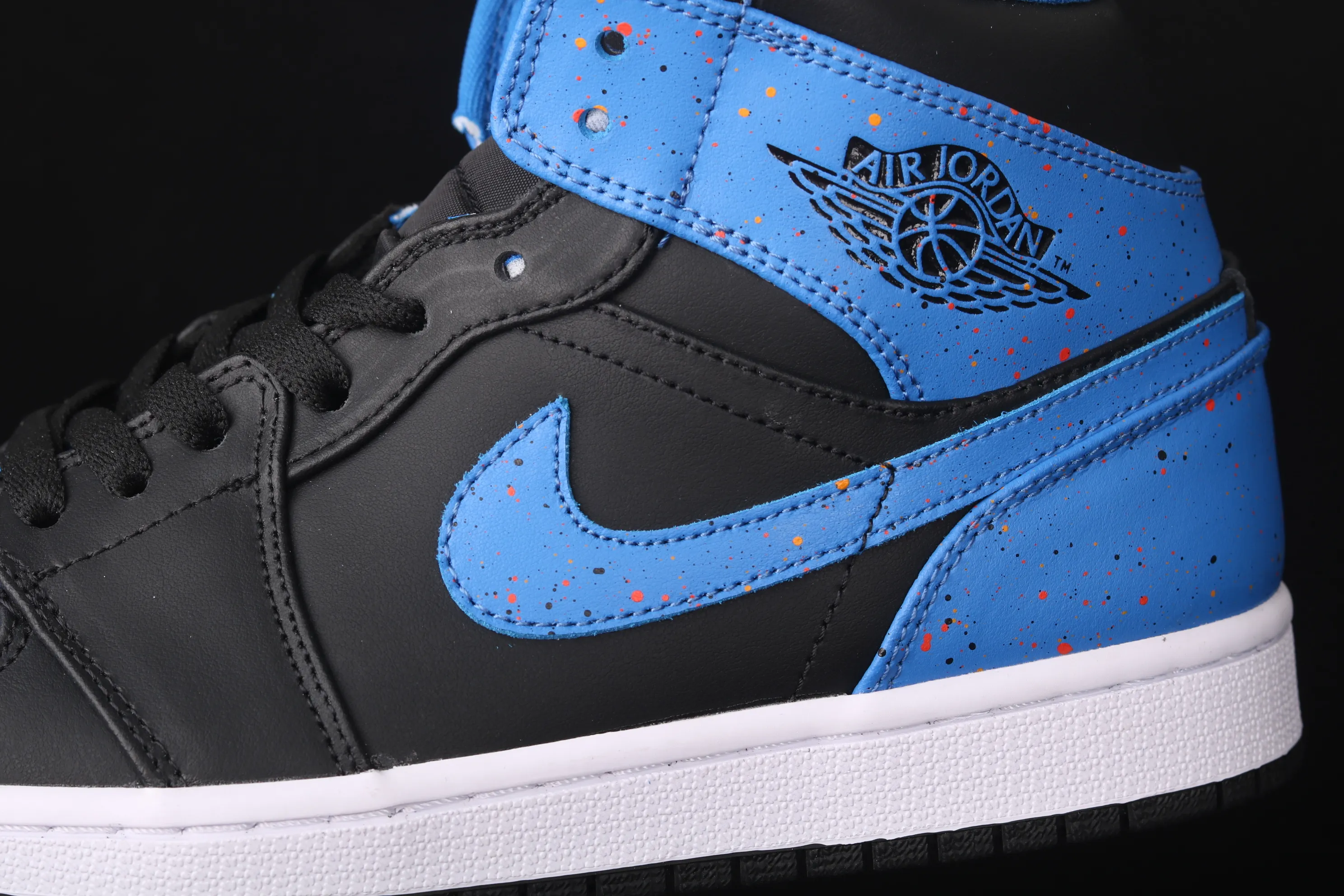 All categories Air Jordan Jordan series basketball shoes Air Jordan 1 Mid Air Jordan 1 Mid AJ1 Joe 1 inkjet black and blue Zhongbang basketball shoes 554724-048